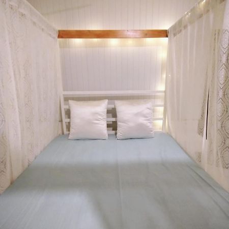 Lighthouse Bnb Индор Екстериор снимка